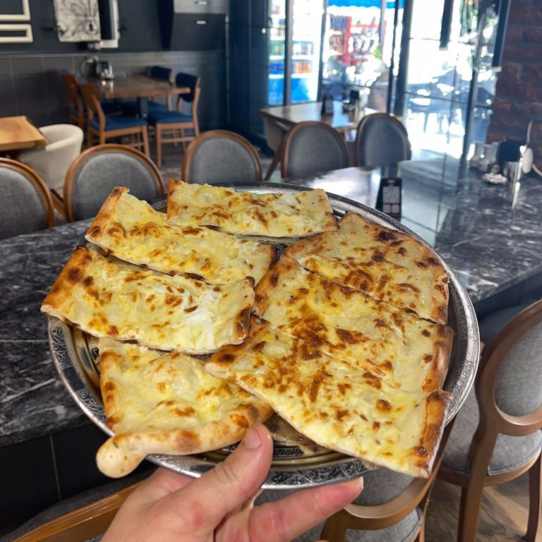 Kaşarlı Pide